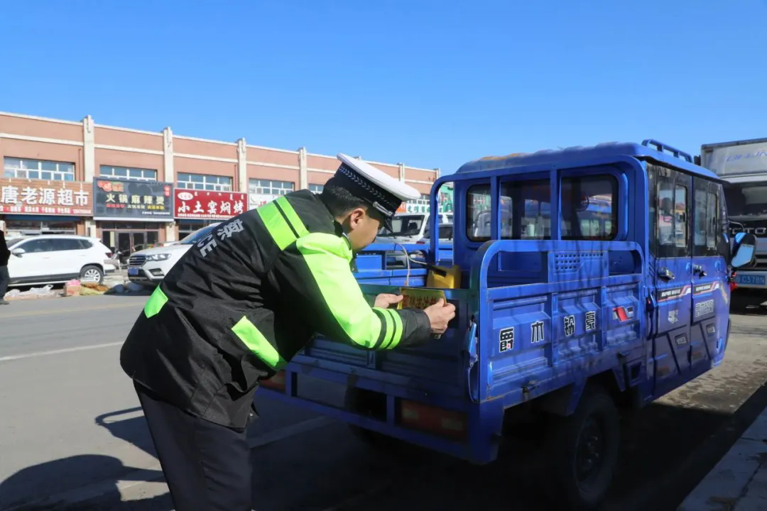 扎赉特旗公安局|美丽乡村行，守护“平安路”