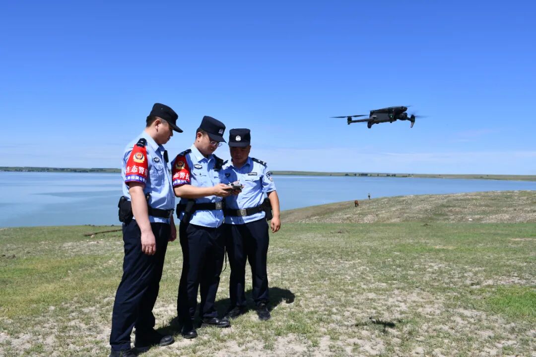 扎赉特旗公安局图牧吉国家级自然保护区森林公安派出所民辅警通过无人机巡查保护区